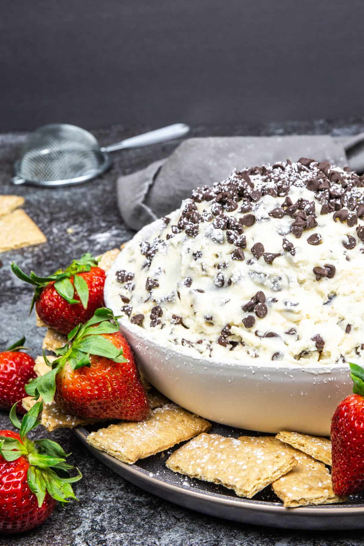 A bowl of cannoli dip.